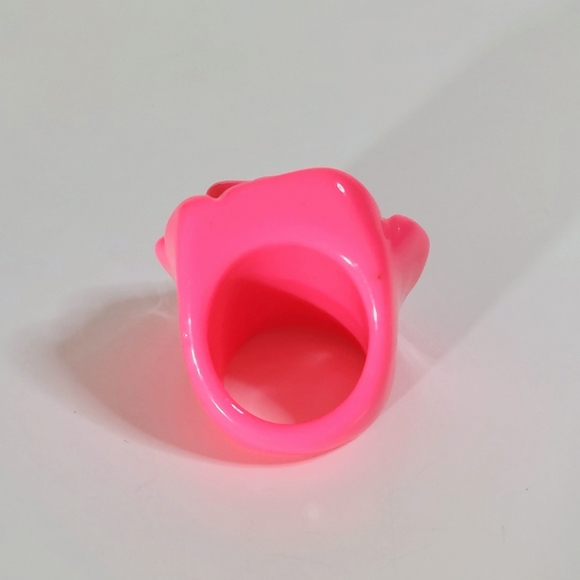 Hot Pink Acrylic Rose Raised Chunky Statement Ring - Picture 3 of 15
